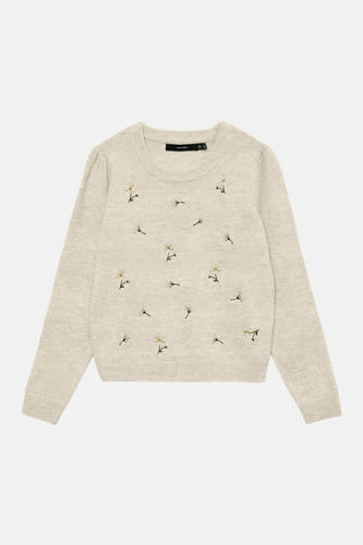Pull de couleur écru à col rond de VERO MODA, orné de motifs floraux brodés.