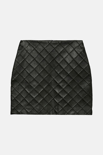 Zwarte, korte rok van VERO MODA met een gewatteerd ruitpatroon over het gehele oppervlak.