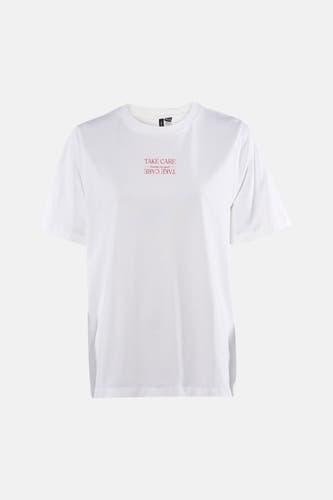 Wit T-shirt met korte mouwen van VERO MODA, met rode opdruk.
