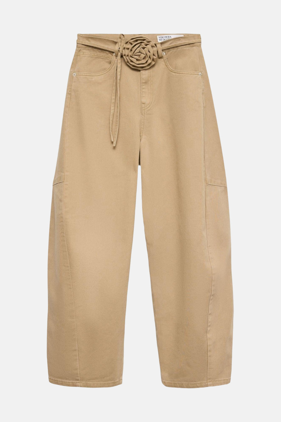 Bruine gekleurde jeans van Vero Moda, met een stoffen riem en een decoratieve bloem.