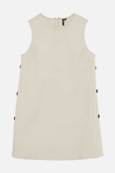 Robe sans manches écru de VERO MODA, avec détail de bouton et fermeture éclair sur le dos.