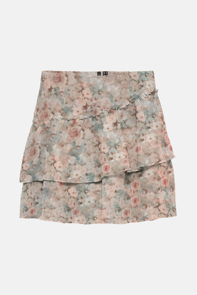 Multikleurige korte rok van VERO MODA® met bloemenprint en ruches.
