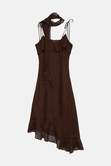 T-shirt marron à manches courtes de VERO MODA, avec des bretelles spaghetti et un zoom asymétrique avec des plis.