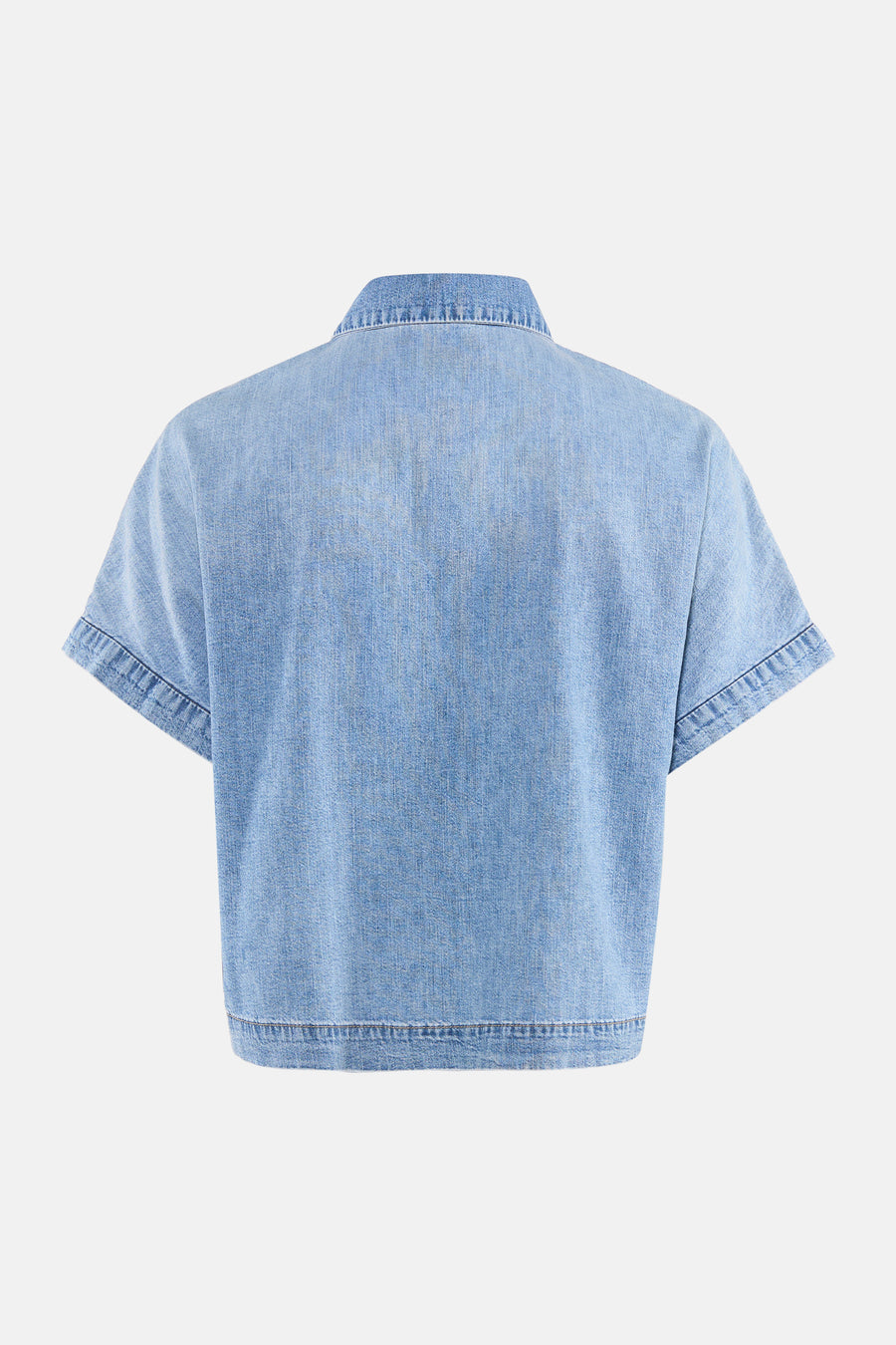 Chemise légère en jean à manches courtes de VERO MODA®, vue arrière, avec col et manches retroussées.
