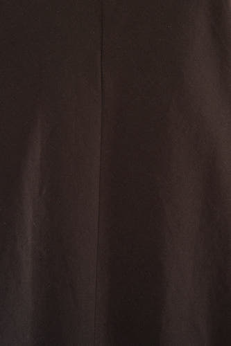 Robe marron de VERO MODA® avec texture tissée fine et couture verticale.