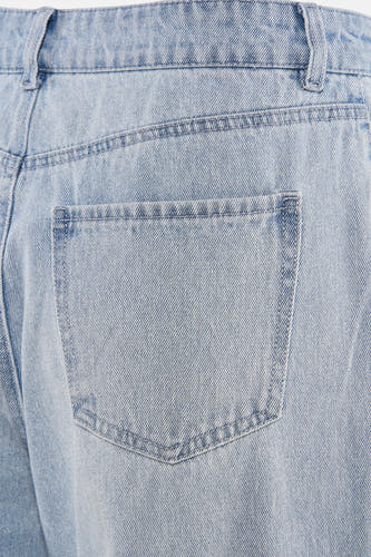 Lichtblauwe denim jeans wide van VERO MODA, met achterzak en riemlussen.