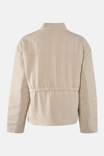 Beige korte jas van Vero Moda, met een hoge kraag en elastische tailleband, gezien vanaf de achterkant.

