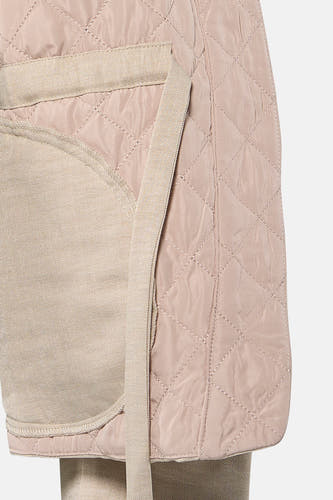 Manteau court beige de VERO MODA® avec un motif à carreaux brodé, un détail de poche et une ceinture.