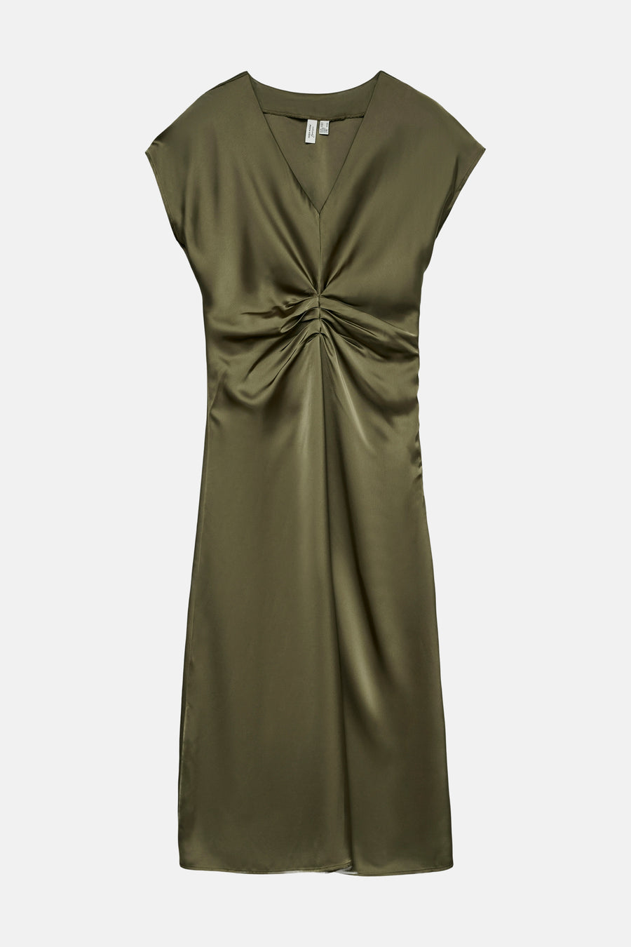 Robe verte à manches courtes de Vero Moda, avec un détail de nœud torsadé à la taille.