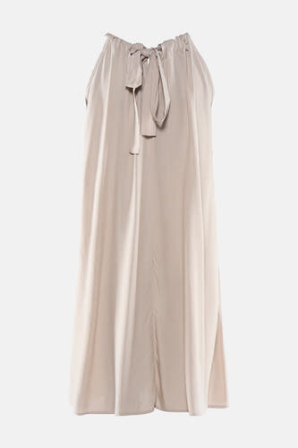 Robe sans manches beige de VERO MODA avec détail de nœud et volants au dos.