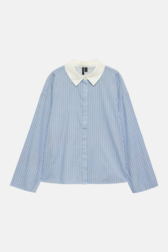 Chemise bleue à rayures à manches longues de Vero Moda, avec un col blanc.