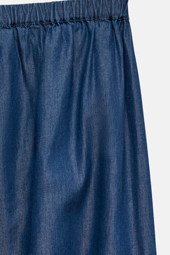 Pantalon bleu de VERO MODA avec taille élastique et texture subtile.