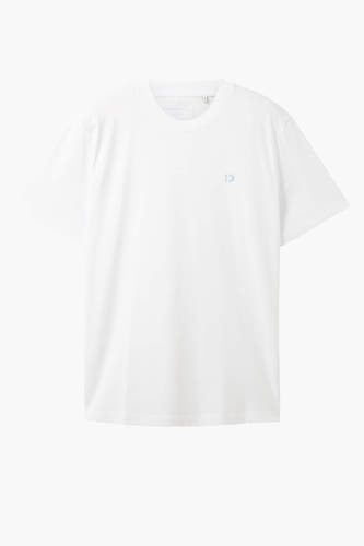 Wit T-shirt van TOM TAILOR, met een klein lichtblauw logo op de borst.