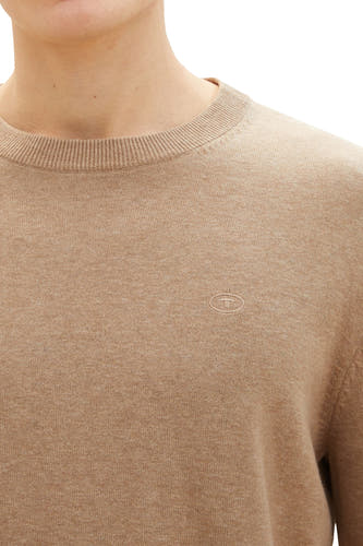 Gilet beige de TOM TAILOR, avec col rond et logo subtil sur la poitrine.
