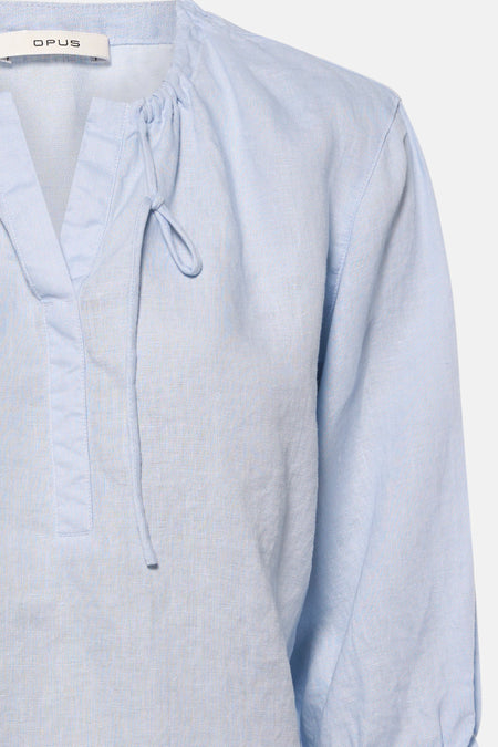 Blauw lange mouwen blouse van OPUS, met een V-hals en een geknoopt detail.
