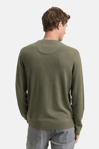 Groene trui met ronde hals van TOM TAILOR, gezien van achteren met een subtiele textuur en grijze broek.
