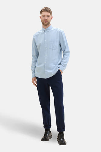 Blauw overhemd met lange mouwen van TOM TAILOR, met een borstzak en knoopsluiting.
