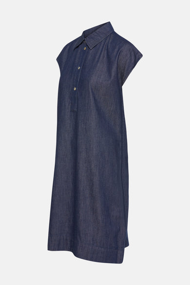 Denim kleedje met korte mouwen van OPUS, in middenblauw denim, met knoopsluiting.
