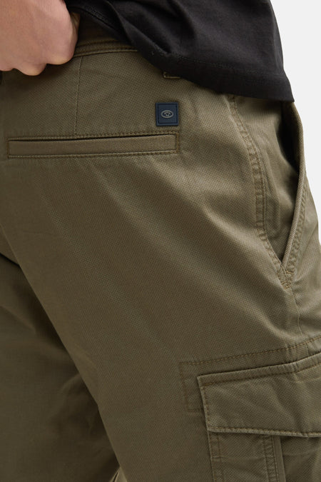 Kaki short van TOM TAILOR met cargozak en een subtiele structuur.
