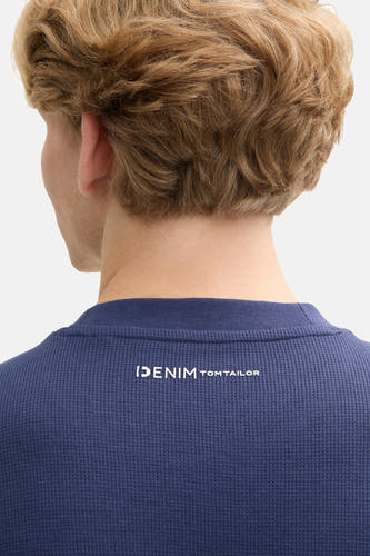 Blauw T-shirt met korte mouwen van TOM TAILOR, met een ribgebreide textuur en witte merklogo op de rug.