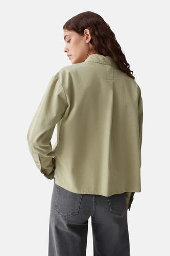 Groene blouse met lange mouwen van OPUS, gezien van achteren, met een effen stof en een rechte pasvorm.
