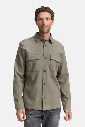 Groen overhemd met lange mouwen van TOM TAILOR, met twee borstzakken en knoopsluiting.
