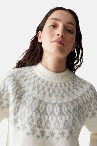 Pull-over blanc avec col rond d'OPUS, doté d'un motif gris géométrique sur la poitrine.