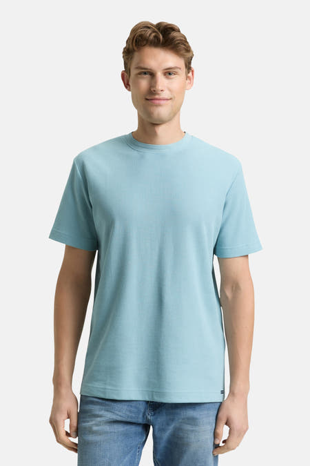 T-shirt bleu à manches courtes de TOM TAILOR, vu de l'arrière, avec une texture finement rayée.