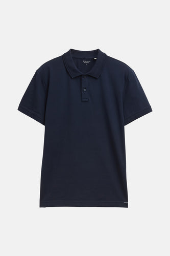 Marineblauw poloshirt.