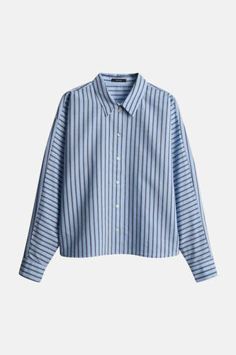 Chemise bleue rayée à manches longues d'OPUS, avec un col classique et une fermeture boutonnée.