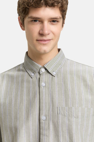 Chemise à rayures vertes avec longues manches de TOM TAILOR, avec col et poche poitrine.