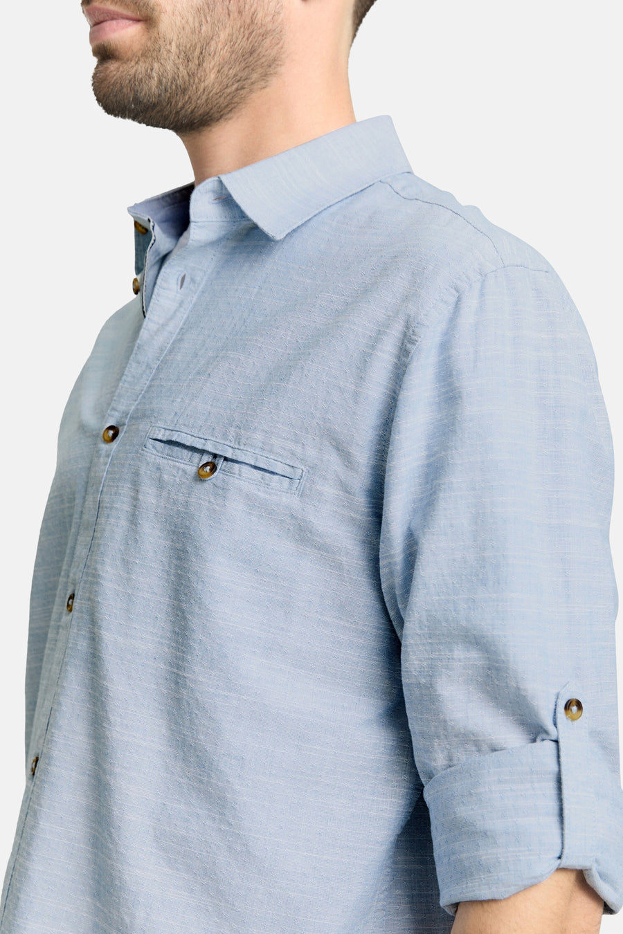 Blauw overhemd met lange mouwen van TOM TAILOR, met een zak op de borst en opgerolde mouwen.