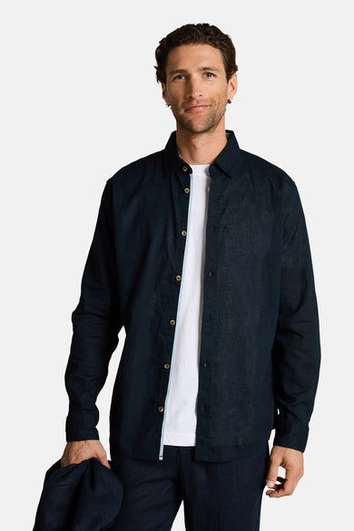 Blauw hemd van TOM TAILOR, met lange mouwen en een wit T-shirt eronder.