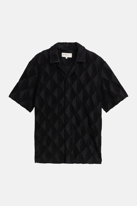 Chemise noire TOM TAILOR avec motif à carreaux structuré et boutons foncés.