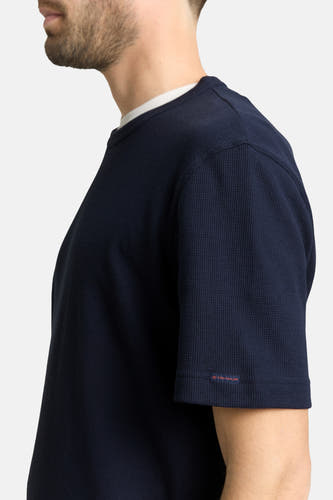 T-shirt bleu à manches courtes TOM TAILOR avec texture gaufrée, vue de côté.