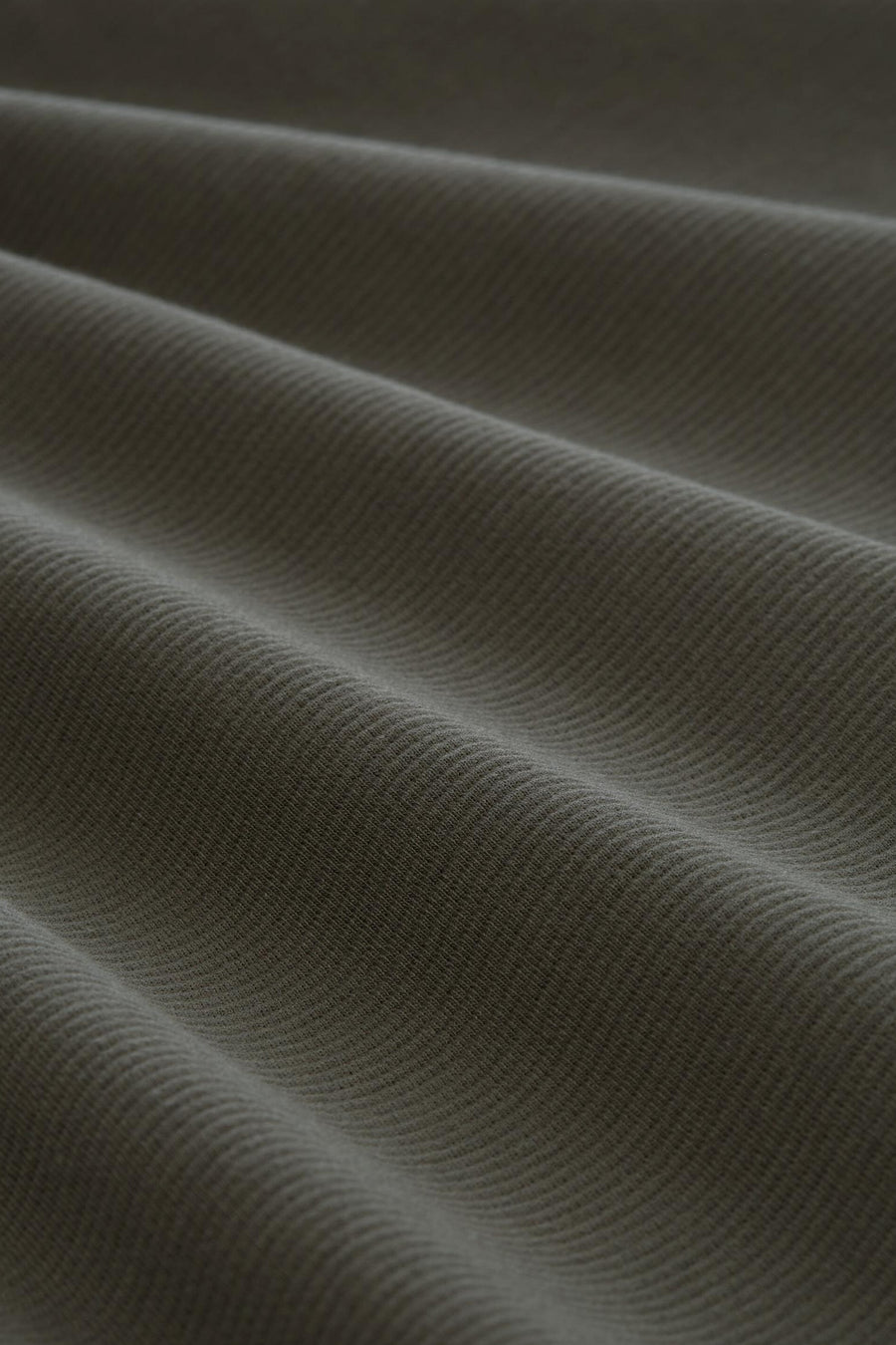 Kaki T-shirt met korte mouwen van TOM TAILOR, dichtbij opgevouwen met een ribstructuur en zachte plooien.