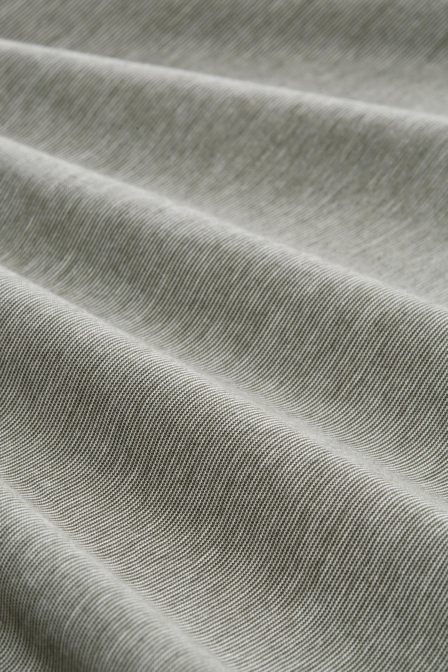 Groene korte mouwen t-shirt van TOM TAILOR, close-up van fijne ribstructuur en zachte stoftextuur