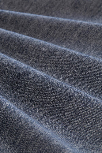 T-shirt bleu à manches courtes de TOM TAILOR, avec une texture fine et de légers plis dans le tissu.