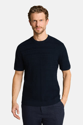 Blauwe ronde hals trui van TOM TAILOR met textuurpatroon, korte mouwen, lifestyle shot van voorkant