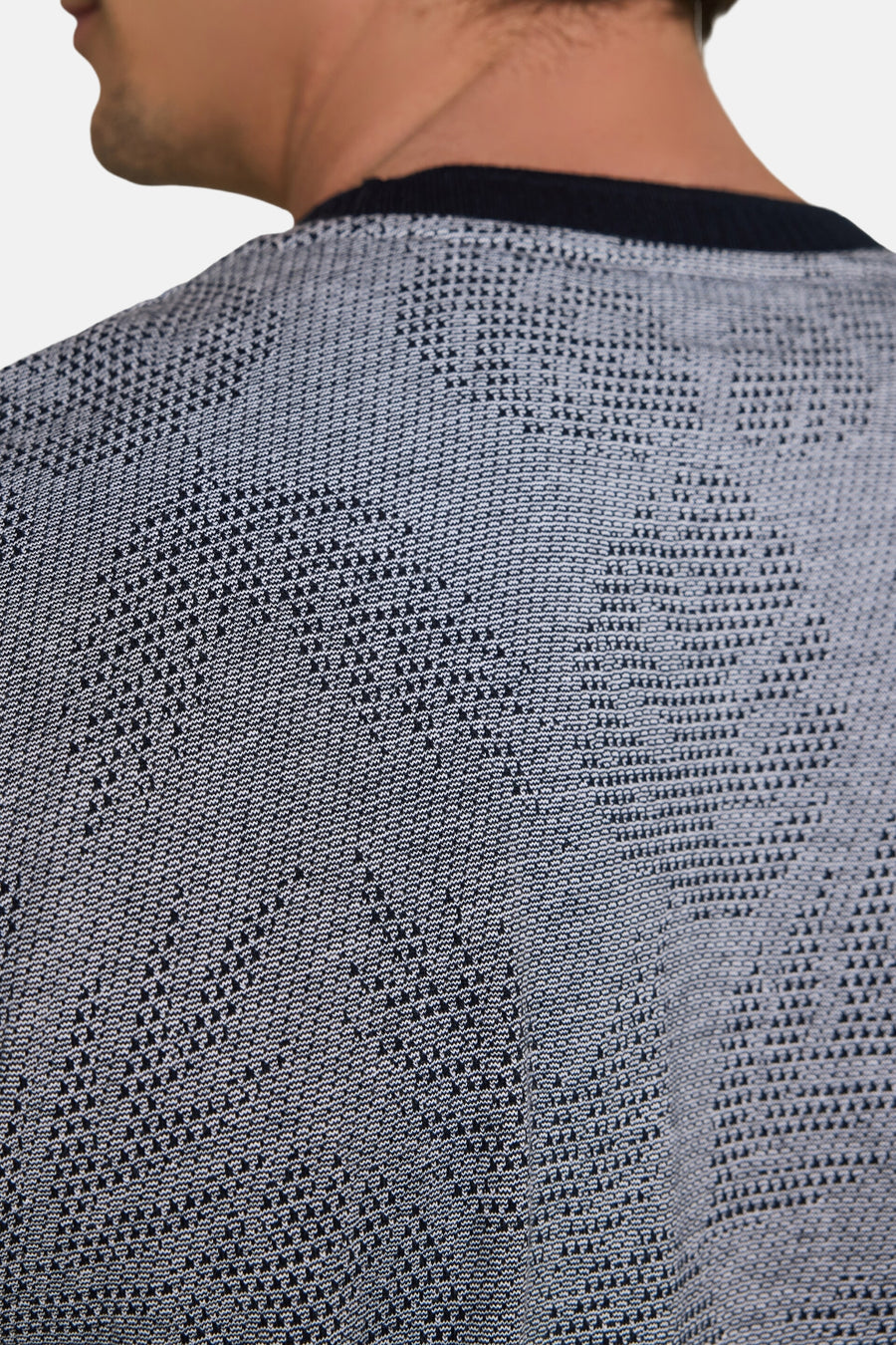 Blauwe korte mouwen T-shirt van TOM TAILOR, met gestreept patroon en donkere kraag, close-up van rugzijde