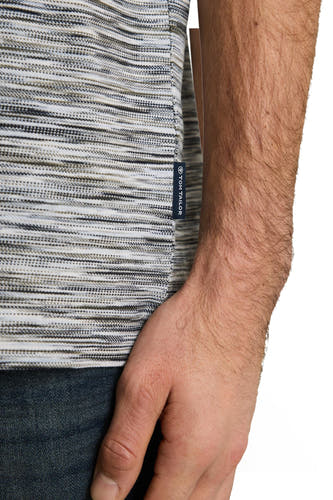Multicolor gestreepte korte mouw T-shirt van TOM TAILOR, met fijne textuur en zijkant label, close-up zijaanzicht