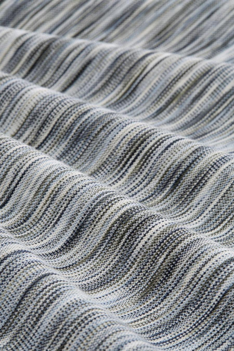Multicolor gestreepte korte mouwen T-shirt van TOM TAILOR, textuurrijke stof, close-up detail