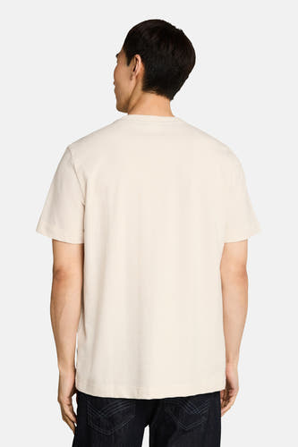 Ecru korte mouw T-shirt van TOM TAILOR, achterzijde met fijne verticale structuur, model in donkere jeans, casual look
