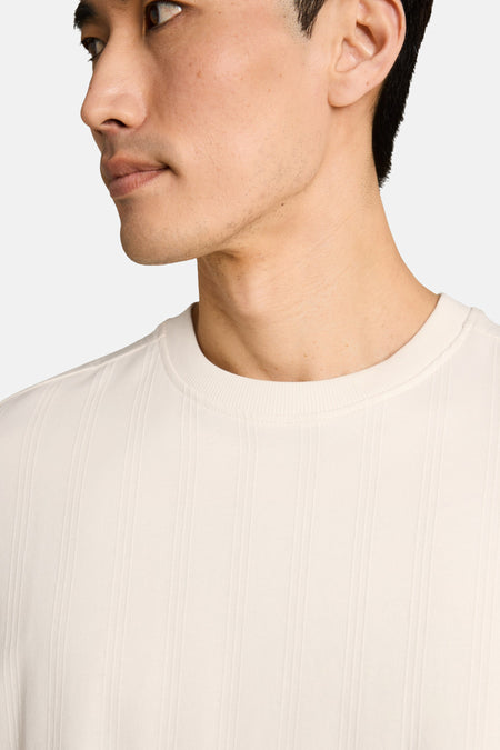 Ecru T-shirt met korte mouwen van TOM TAILOR, ronde hals, fijne verticale ribstructuur, close-up profielzijde