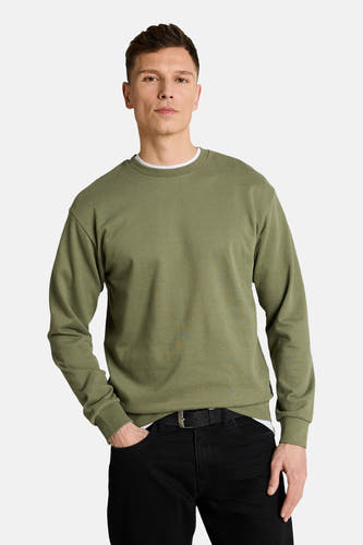 Groene ronde hals sweater van TOM TAILOR met subtiel patroon, gedragen met zwarte broek en riem, front view