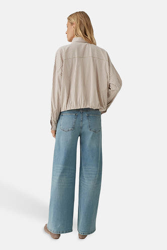 Multikleurig hemd met lange mouwen van OPUS, met een gestreept patroon en wijde jeans.