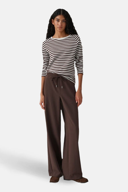 Bruine T-shirt met lange mouwen van OPUS, met witte en bruine strepen.