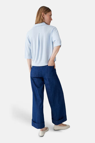 Gilet bleu OPUS, à manches courtes et à texture bleu clair.