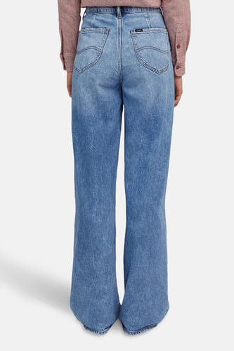 Wijde jeans van lichtblauw denim van Lee®, met klassieke achterzakken en wijde pijpen.
