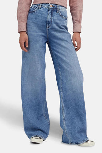 Wijde jeans van lichtblauw denim van Lee®, met een klassieke tailleband en subtiele wassing.
